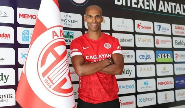 Naldo Pereira hangi takımlarda oynadı hangi takımdan geldi aslen nereli toplam kaç gol attı?