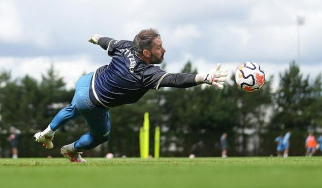 Kaleci Scott Carson toplam kaç gol yedi aslen nereli hangi takımdan geldi hangi takımlarda oynadı?