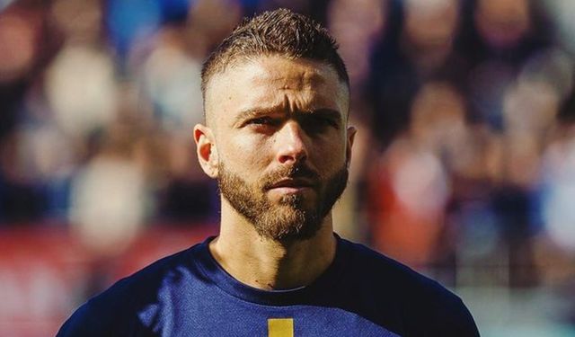 Claudio Winck Neto aslen nereli hangi takımdan geldi hangi takımlarda oynadı toplam kaç gol attı?