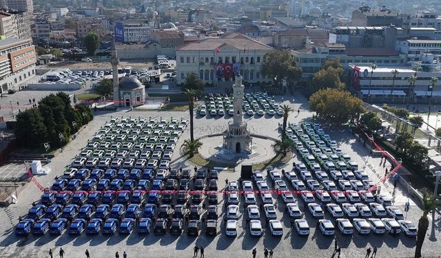 İzmir’de polis ve jandarmaya 988 yeni araç