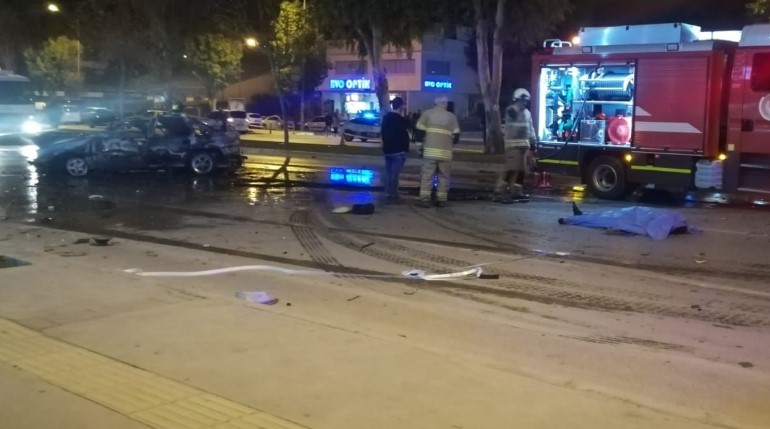 Balçova trafik kazası! Hüseyin Karacaoğlan ve Berkay Altınay hayatını kaybetti