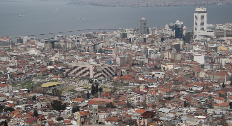 İzmir depremde en riskli 7 ilçe açıklandı! Bu bölgeler sağlam değil