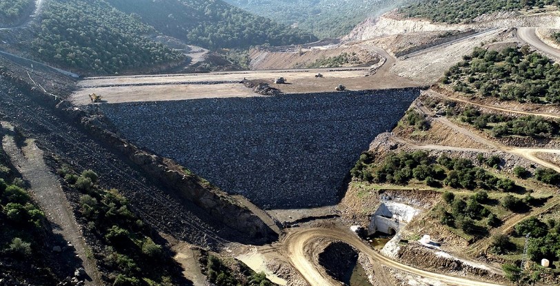 İzmir'de yapımı süren Musacalı Barajı'nın yarısı tamamlandı