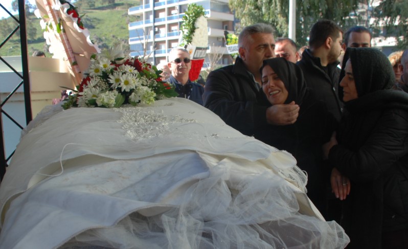 Songül Bozkurt cenazesinde acı sözler: Düğününe gelecektim