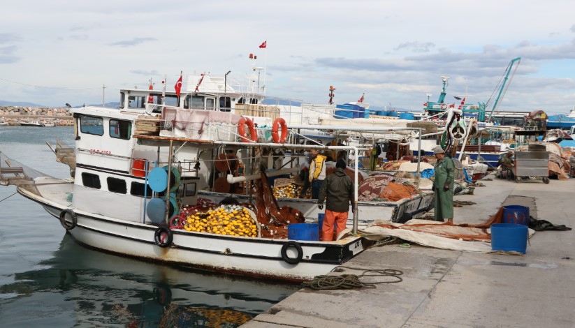 İzmirli balıkçılar: 24 saat çalışır, Suriyelileri Yunan adalara götürürüz